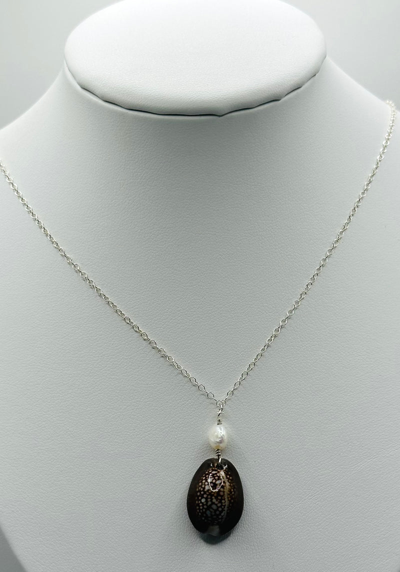 Hawaiian Tiger Cowrie paired with Fresh Water Pearl (Silver)